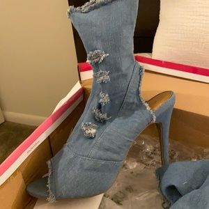 Denim shoe